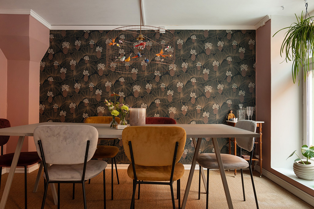 salle à manger papier-peint vert Umbrella Leaves de Boråstapeter appartement classique de 85m2 décoration contemporaine