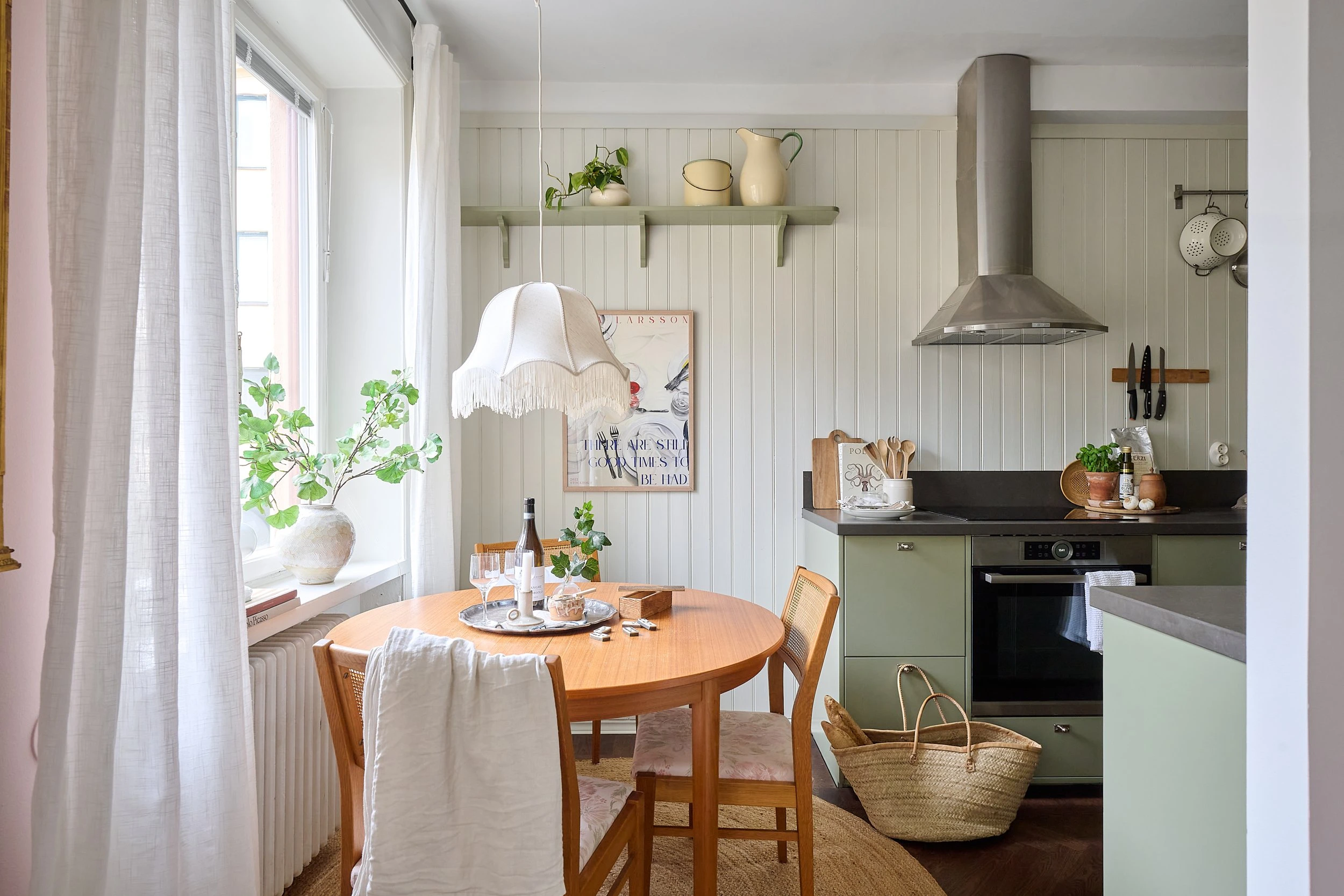 cuisine verte décoration scandinave deux-pièces 50m2 cuisine verte décoration scandinave deux-pièces 50m2