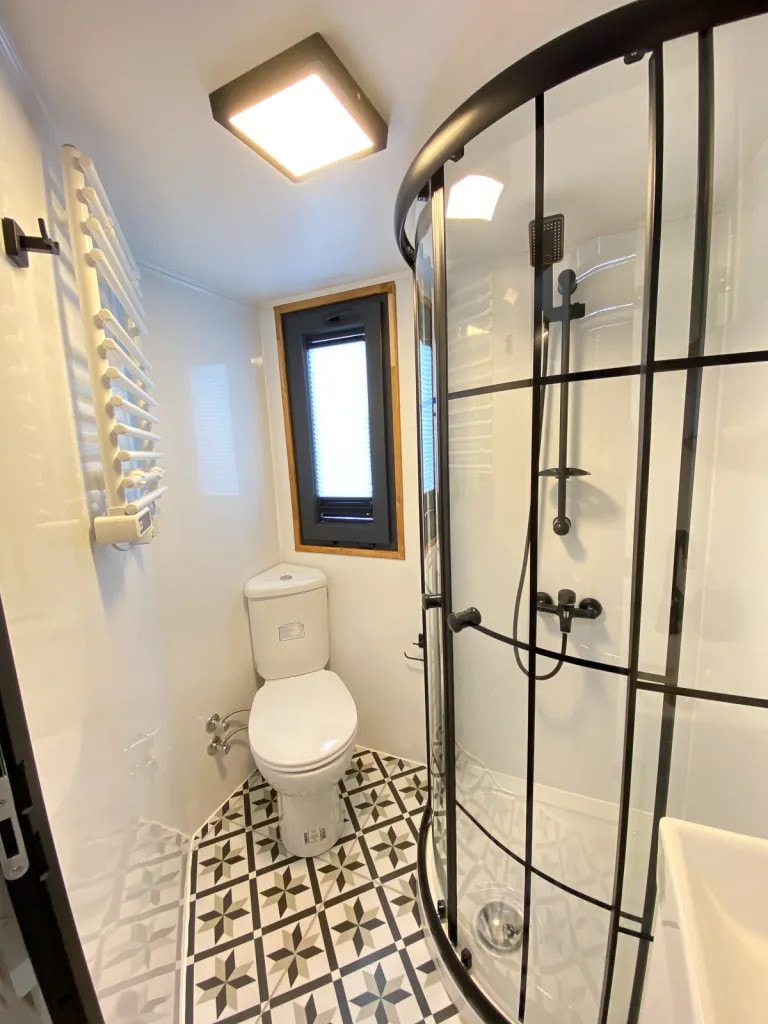 salle de bain mini maison mobile France par Moxx House France