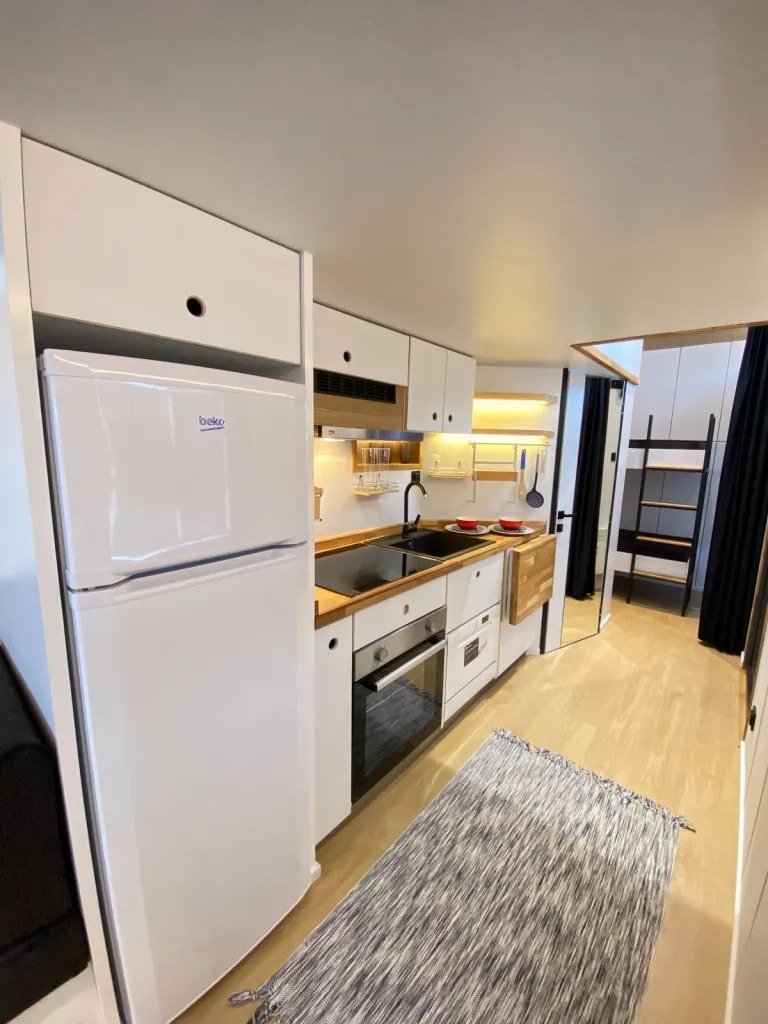 cuisine décoration contemporaine tiny house française ODDA de 30m2 familiale