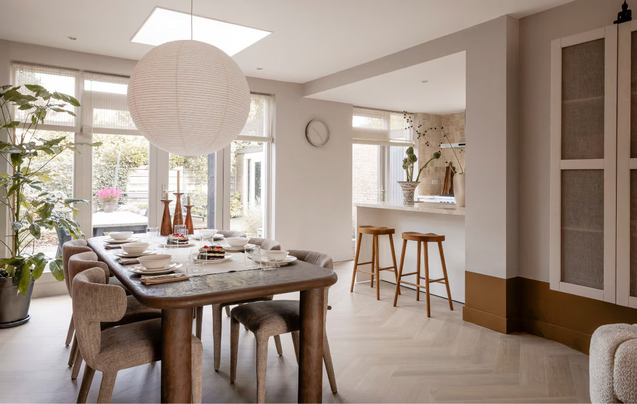 salle à manger et cuisine ouverte décoration contemporaine