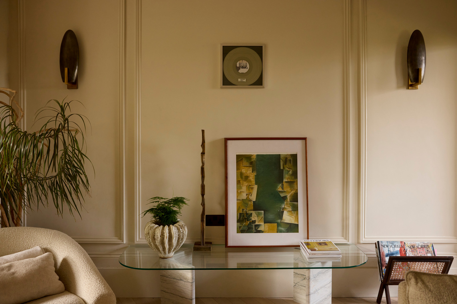 salon murs jaune beurre décoration contemporaine appartement ancien et victorien de 67m2 à Londres