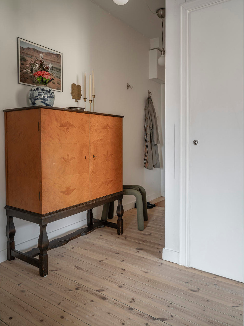 entrée avec meuble vintage studio 33m2 décoration scandinave entrée avec meuble vintage studio 33m2 décoration scandinave