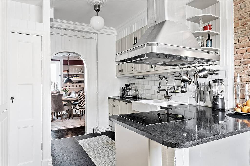 cuisine blanche appartement en triplex décoration scandinave et classique chic