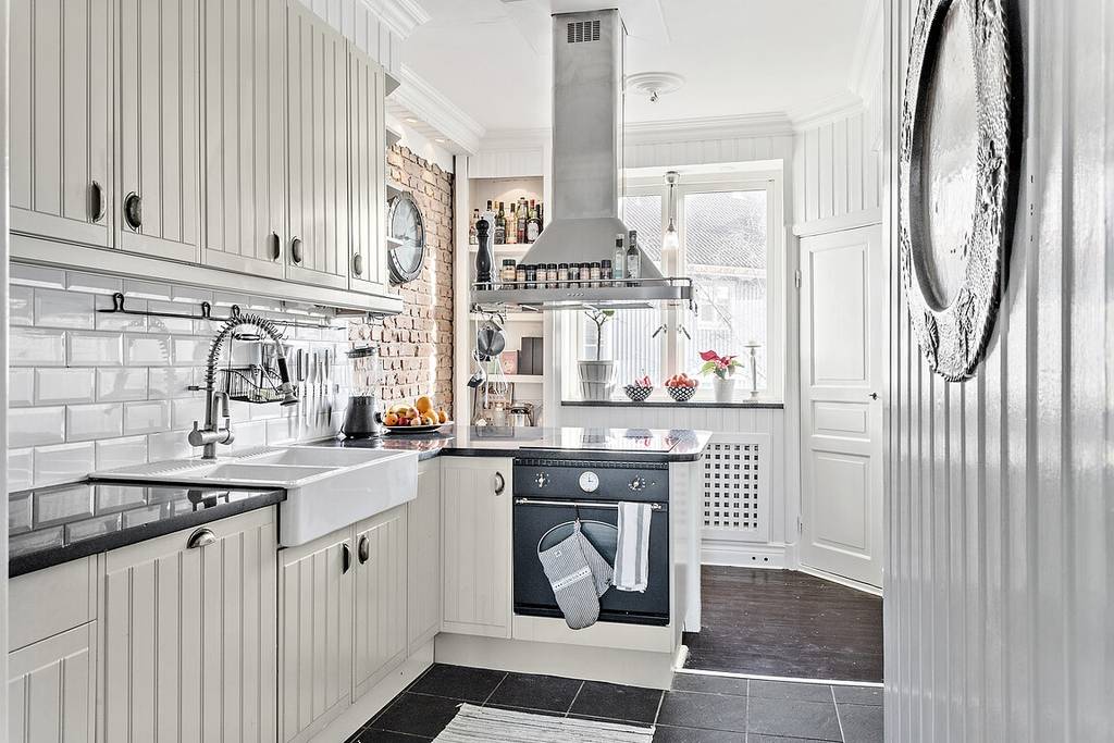 cuisine blanche appartement en triplex décoration scandinave et classique chic