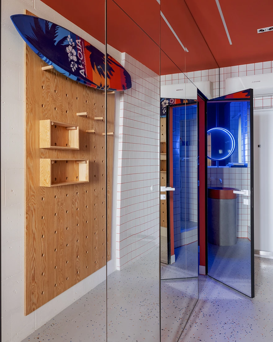 entrée avec placard miroir studio 25m2