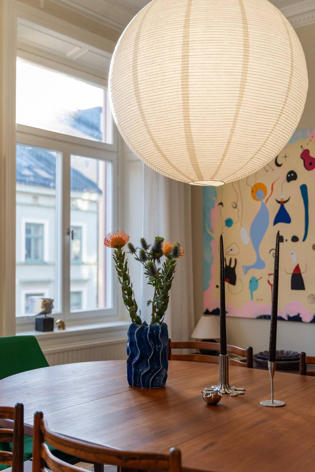 cuisine et salle à manger décoration mid-century appartement ancien rénové