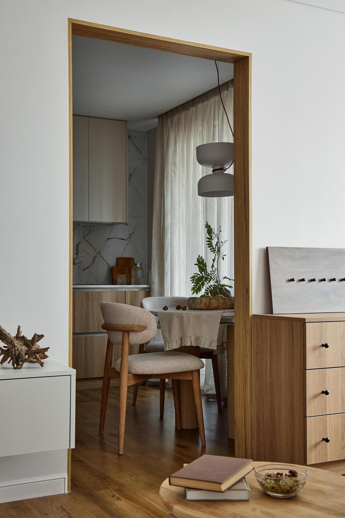 salon et cuisine studio 42m2 transformé en deux-pièces avec verrière bois salon et cuisine studio 42m2 transformé en deux-pièces avec verrière bois