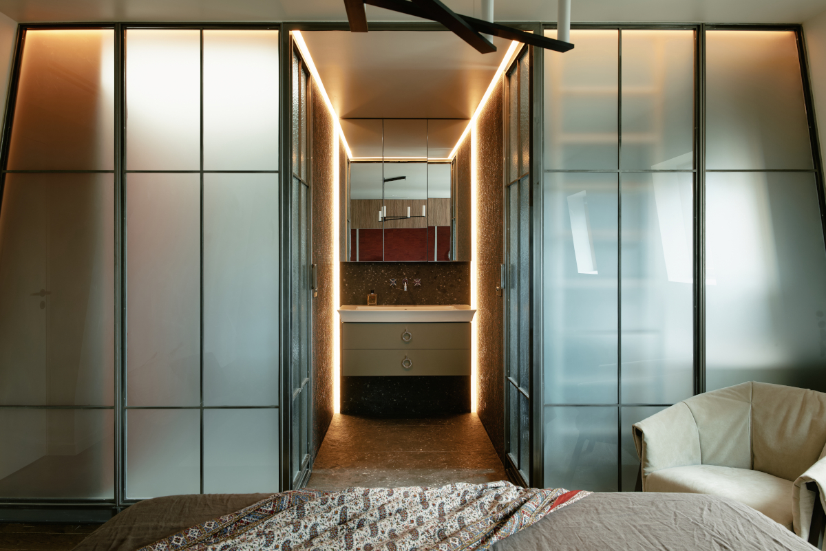 chambre avec salle de bain derrière verrière appartement Paris Photo : © Oracle Paris chambre avec salle de bain derrière verrière appartement Paris Photo : © Oracle Paris