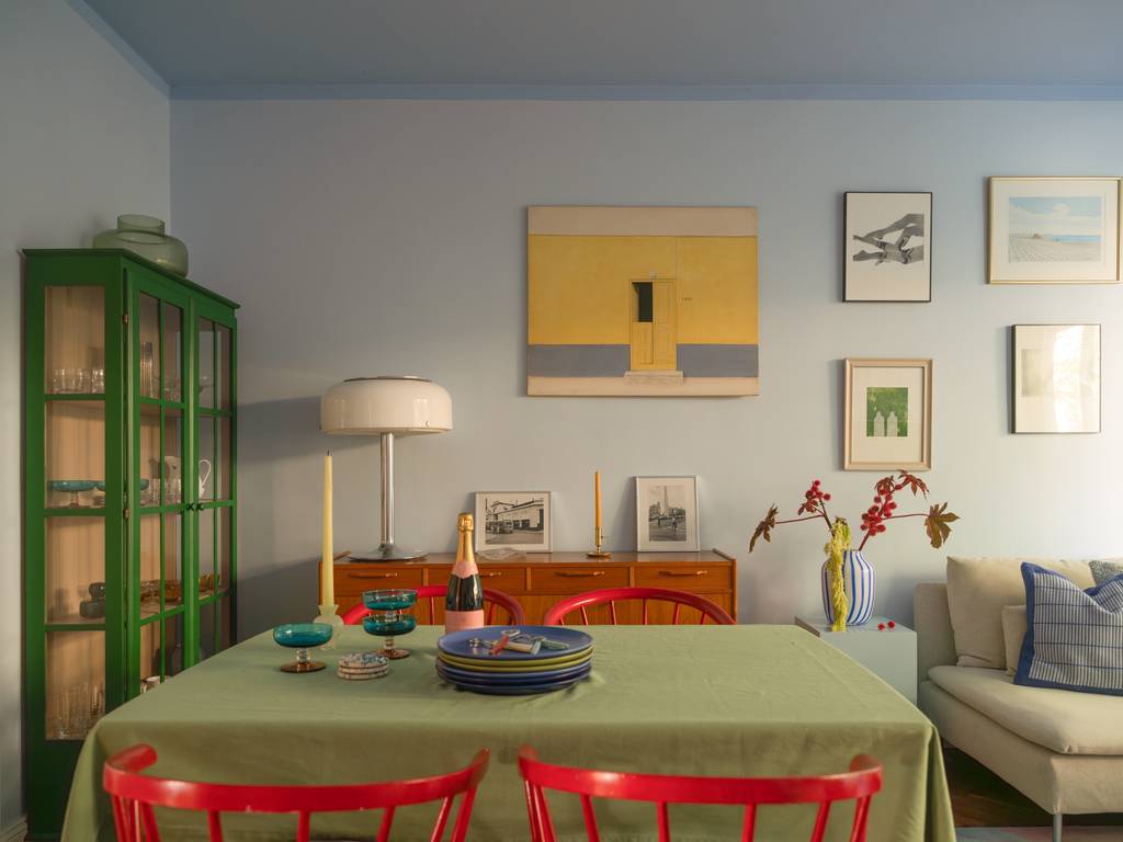salon appartement 45m2 décoration vintage et colorée