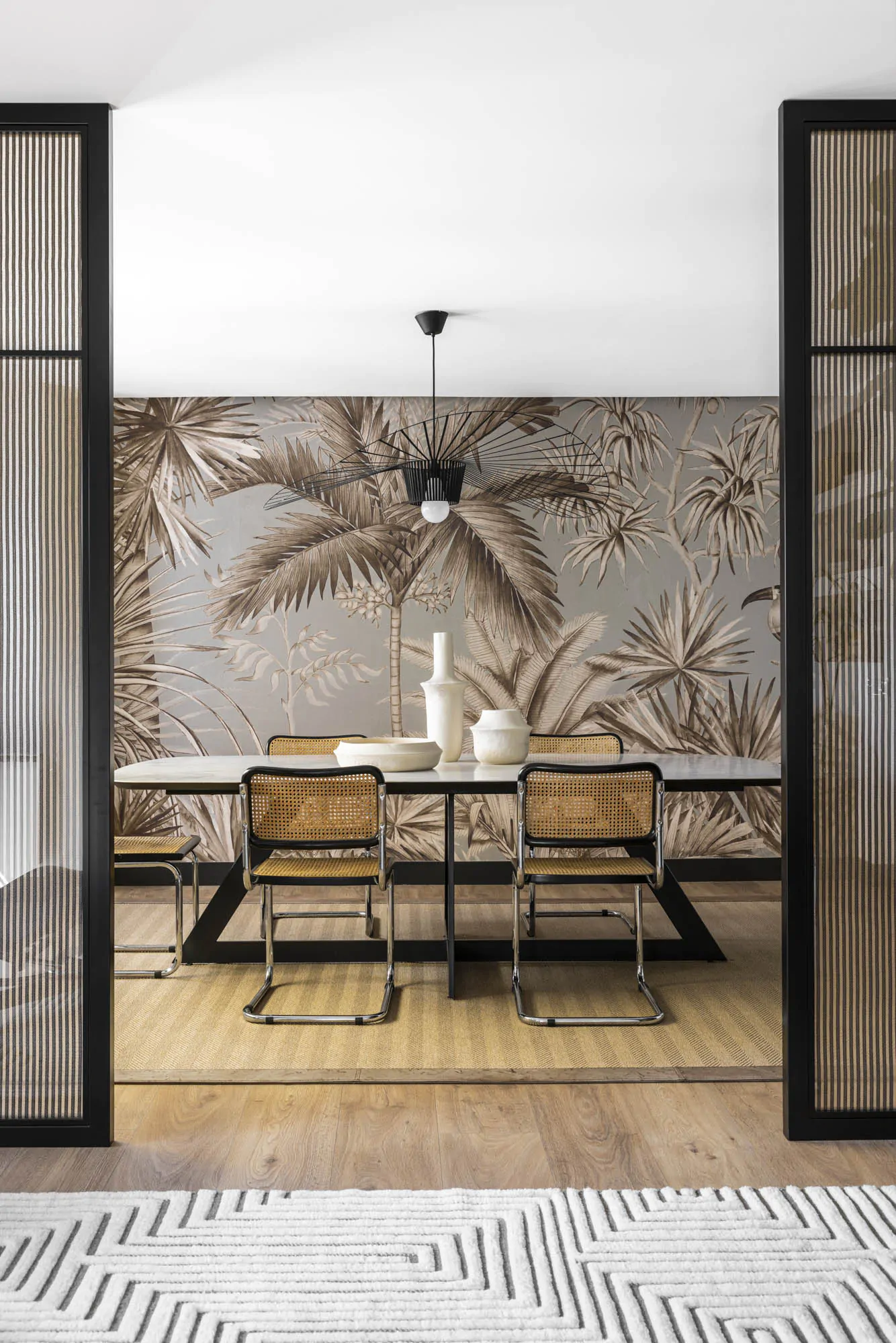salle à manger avec verrière décoration contemporaine appartement avec terrasse rénové par des architectes salle à manger avec verrière décoration contemporaine appartement avec terrasse rénové par des architectes