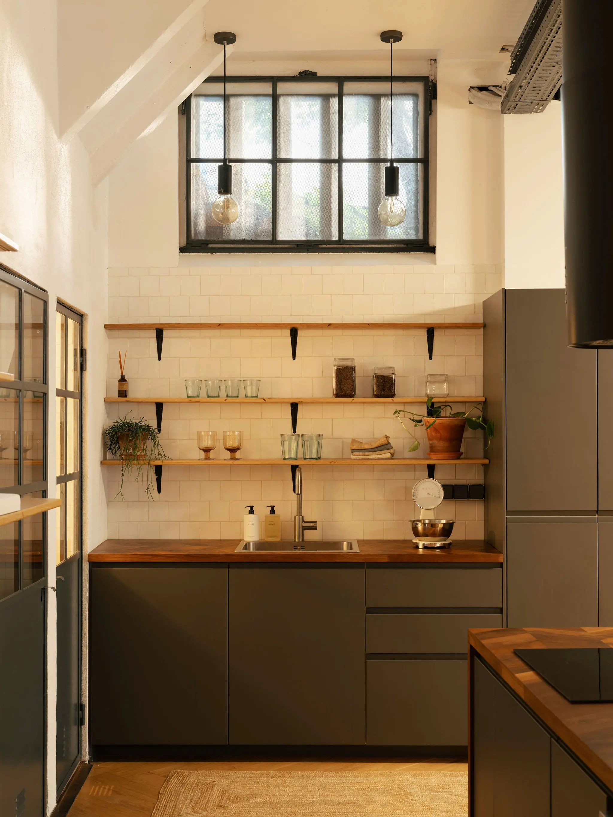 cuisine ouverte loft Lisbonne décoration contemporaine