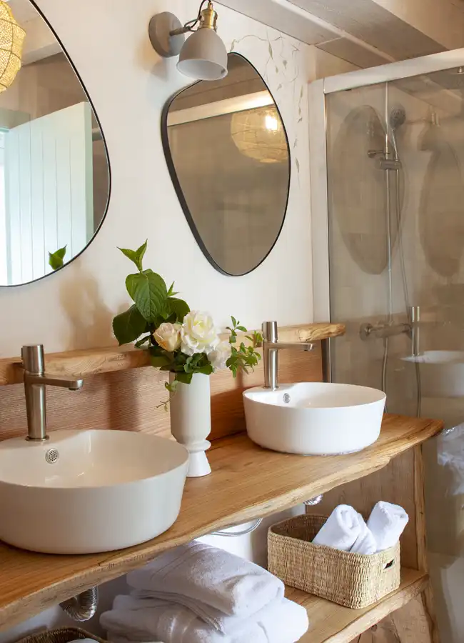 salle de bain avec poutres maison en pierres décoration rustique chic salle de bain avec poutres maison en pierres décoration rustique chic