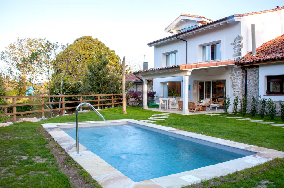jardin avec piscine maison en pierres décoration rustique chic jardin avec piscine maison en pierres décoration rustique chic