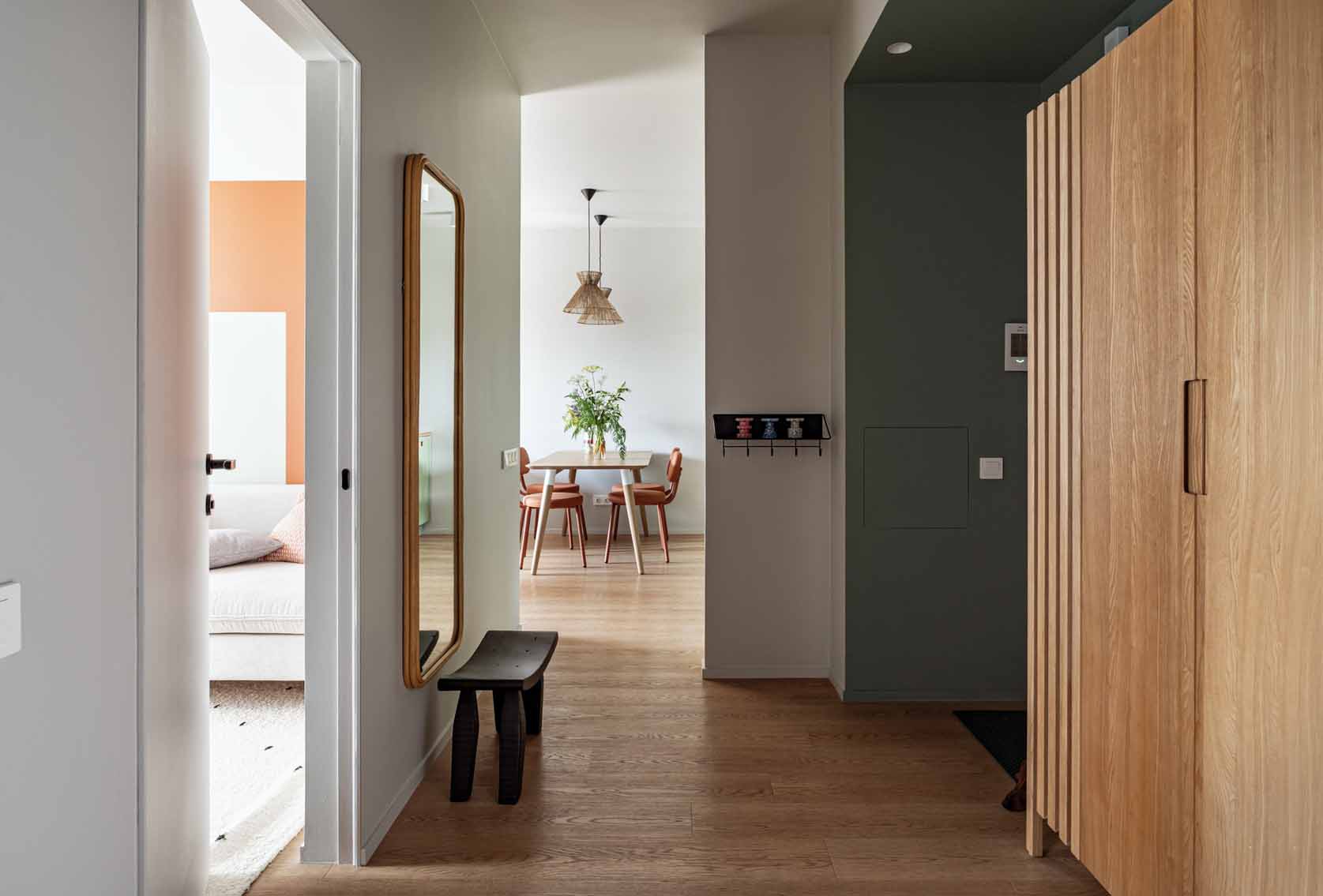 entrée appartement 62m2 décoration colorée