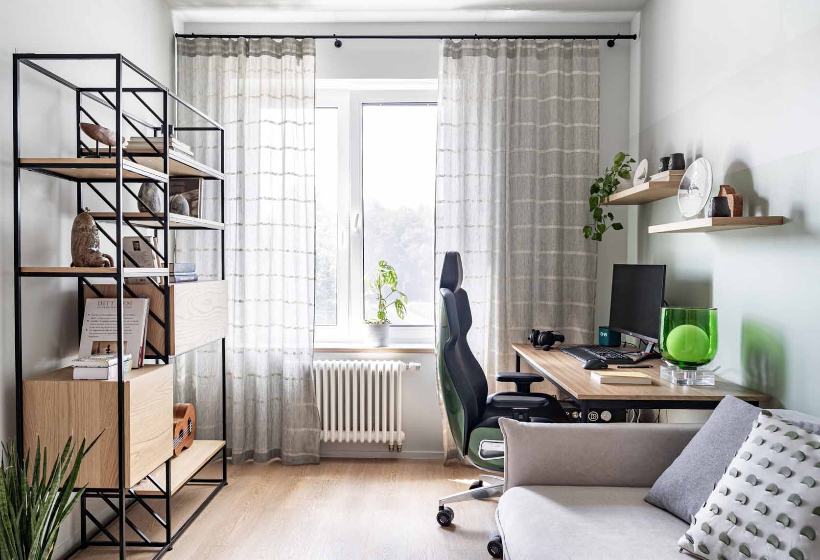 bureau appartement 62m2 décoration colorée