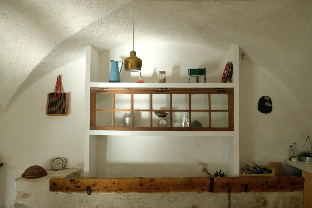 cuisine décoration contemporaine ancienne ferme rénovée Vercors Les Écailles