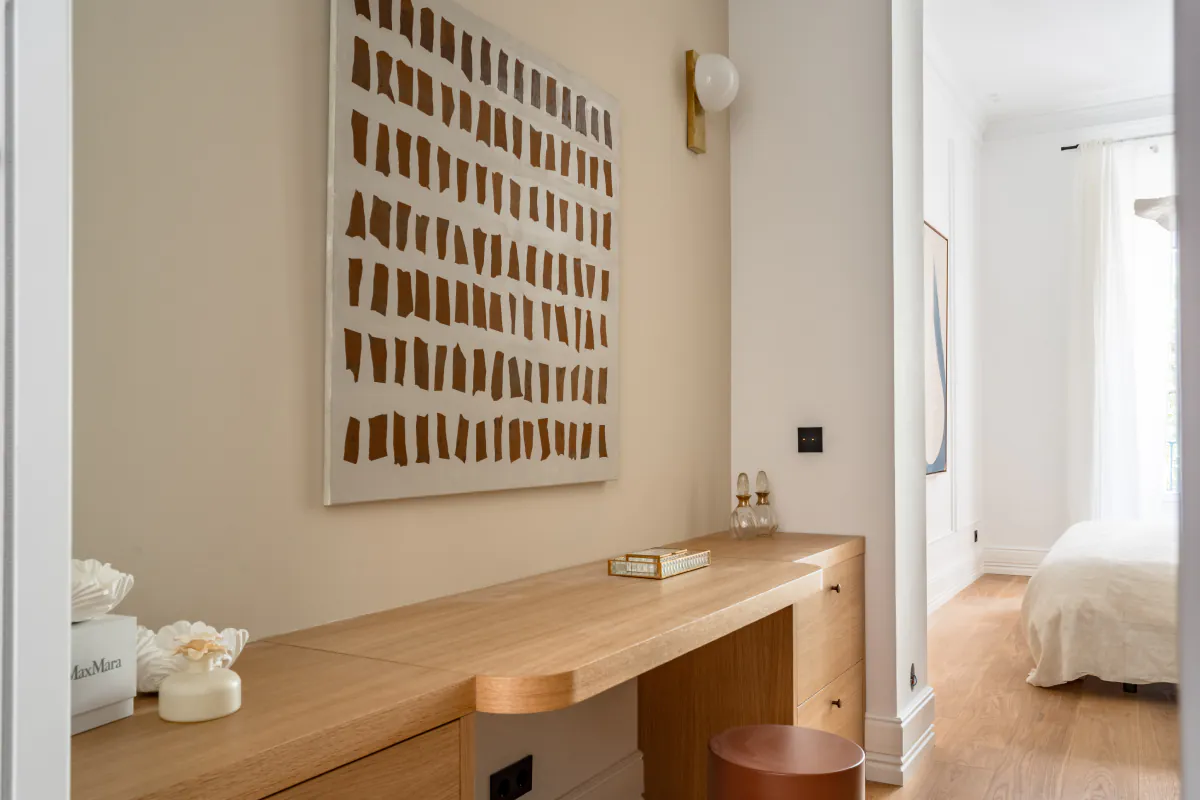 chambre décoration contemporaine en tons naturels appartement Madrid chambre décoration contemporaine en tons naturels appartement Madrid