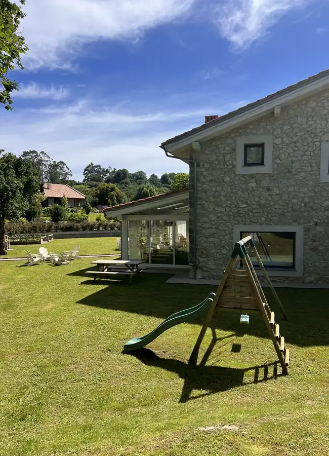 maison ancienne en pierres rénovée en Espagne