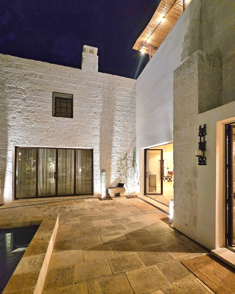 terrasse avec piscine en pierre masseria du 18e siècle rénovée Masseria Gemini Pouilles terrasse avec piscine en pierre masseria du 18e siècle rénovée Masseria Gemini Pouilles