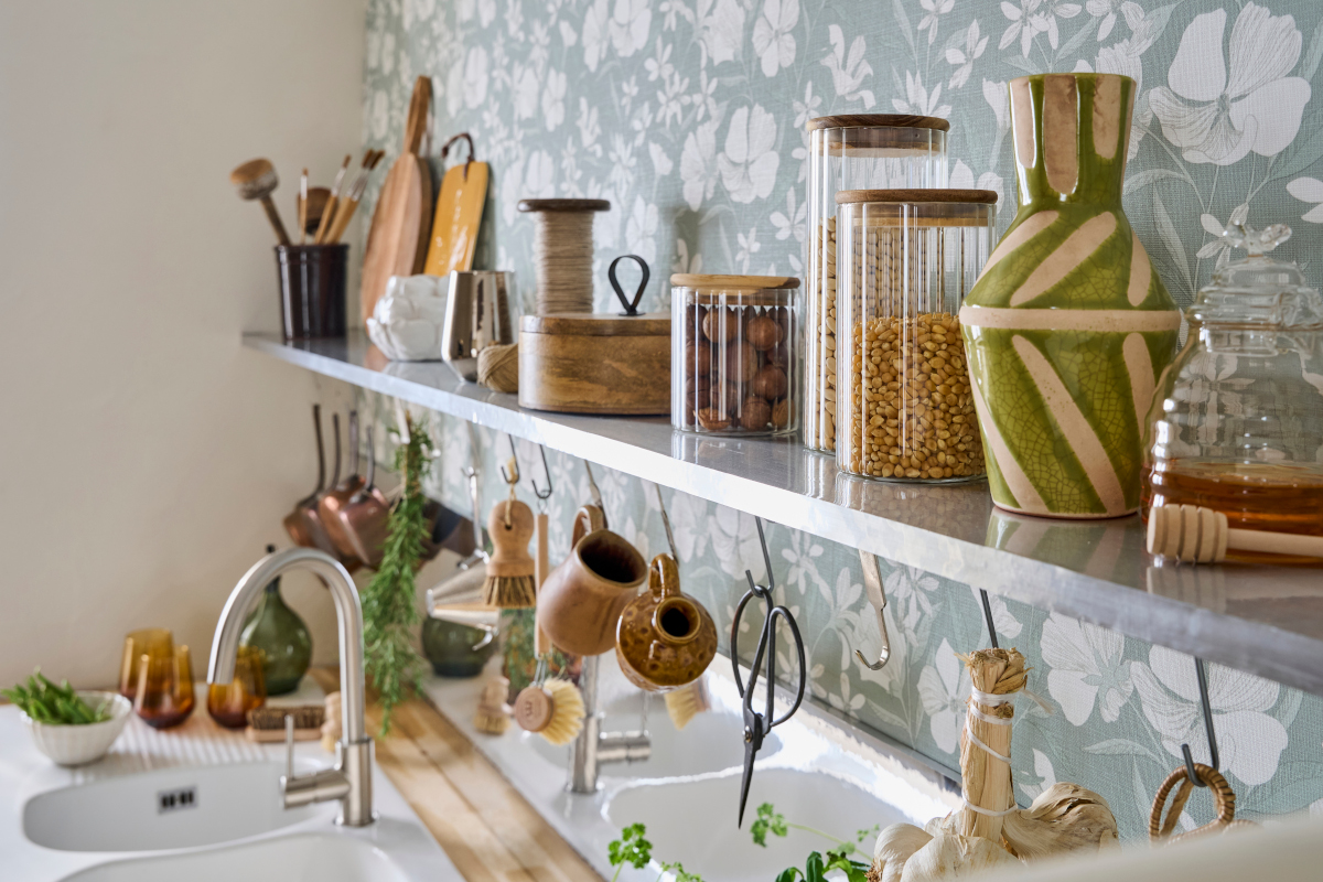 cuisine avec bocaux en verre