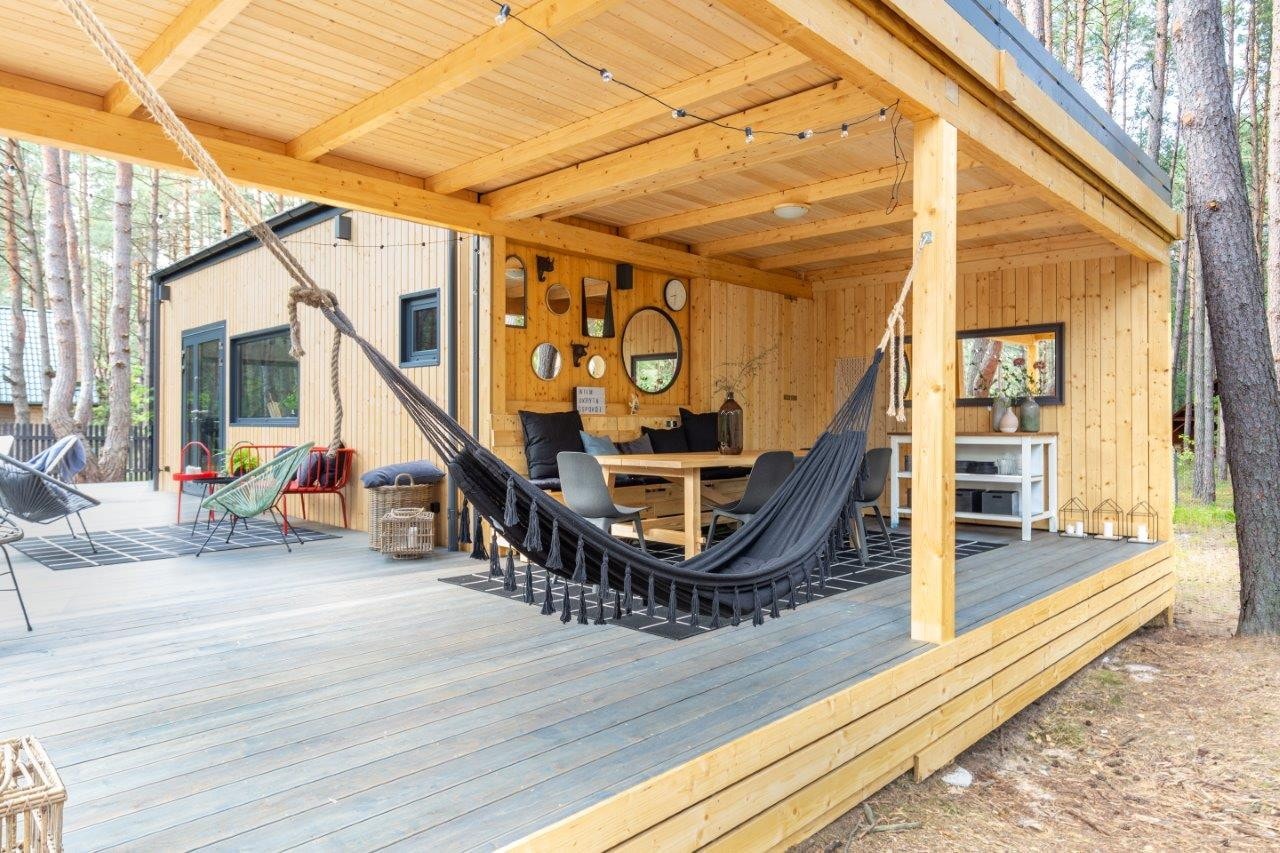 terrasse couverte petite maison en bois de 20m2 Forest Tiny Smart House Polska terrasse couverte petite maison en bois de 20m2 Forest Tiny Smart House Polska