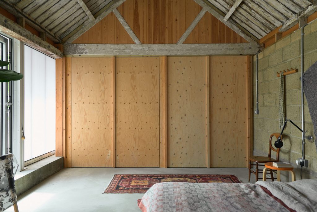 chambre décoration vintage grange rénovée en maison architecte The Old Byre Ile de Wight chambre décoration vintage grange rénovée en maison architecte The Old Byre Ile de Wight