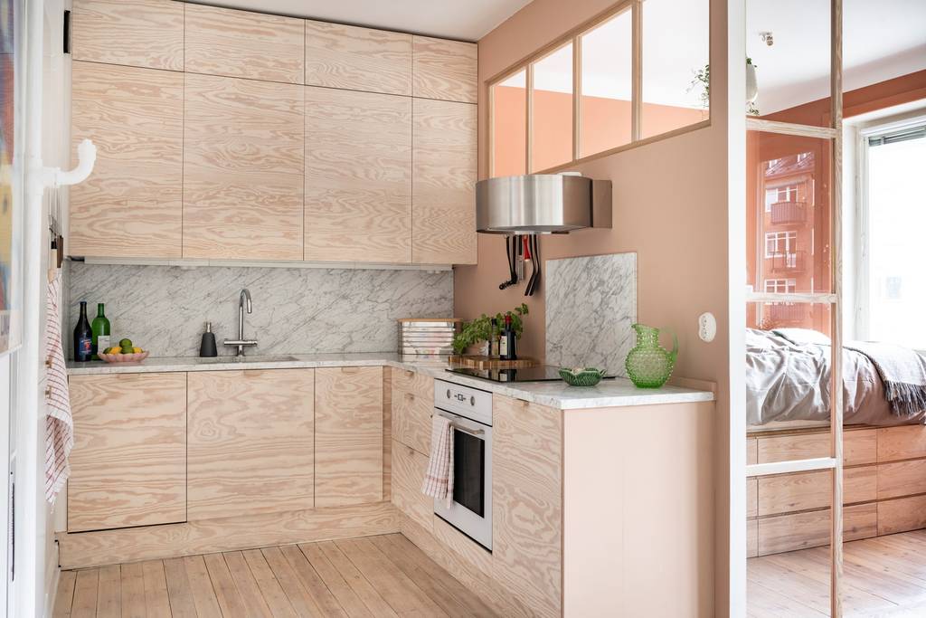 cuisine studio 48m2 et coin nuit séparé fermé par cloison en bois vitrée cuisine studio 48m2 et coin nuit séparé fermé par cloison en bois vitrée