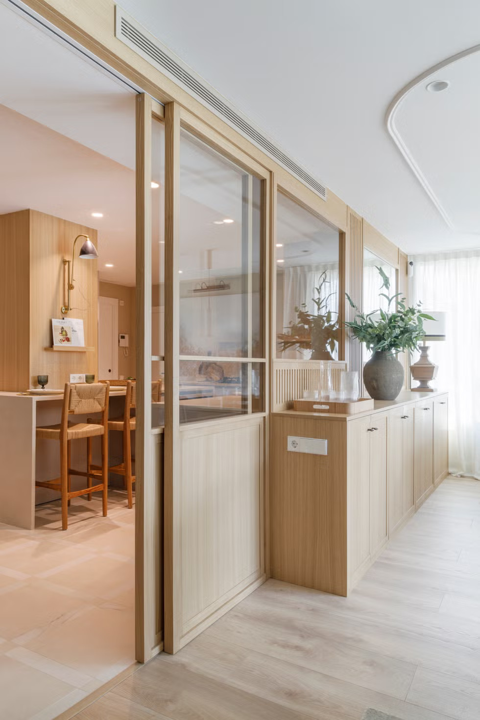 salon avec porte verrière bois décoration contemporaine salon avec porte verrière bois décoration contemporaine