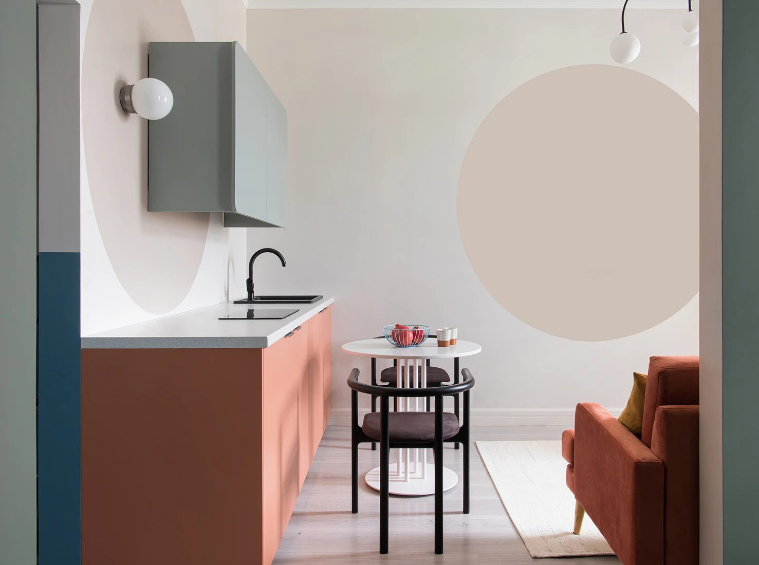 cuisine ouverte terracotta et bleue ouverte et salon décoration contemporaine appartement de 35m2 cuisine ouverte terracotta et bleue ouverte et salon décoration contemporaine appartement de 35m2