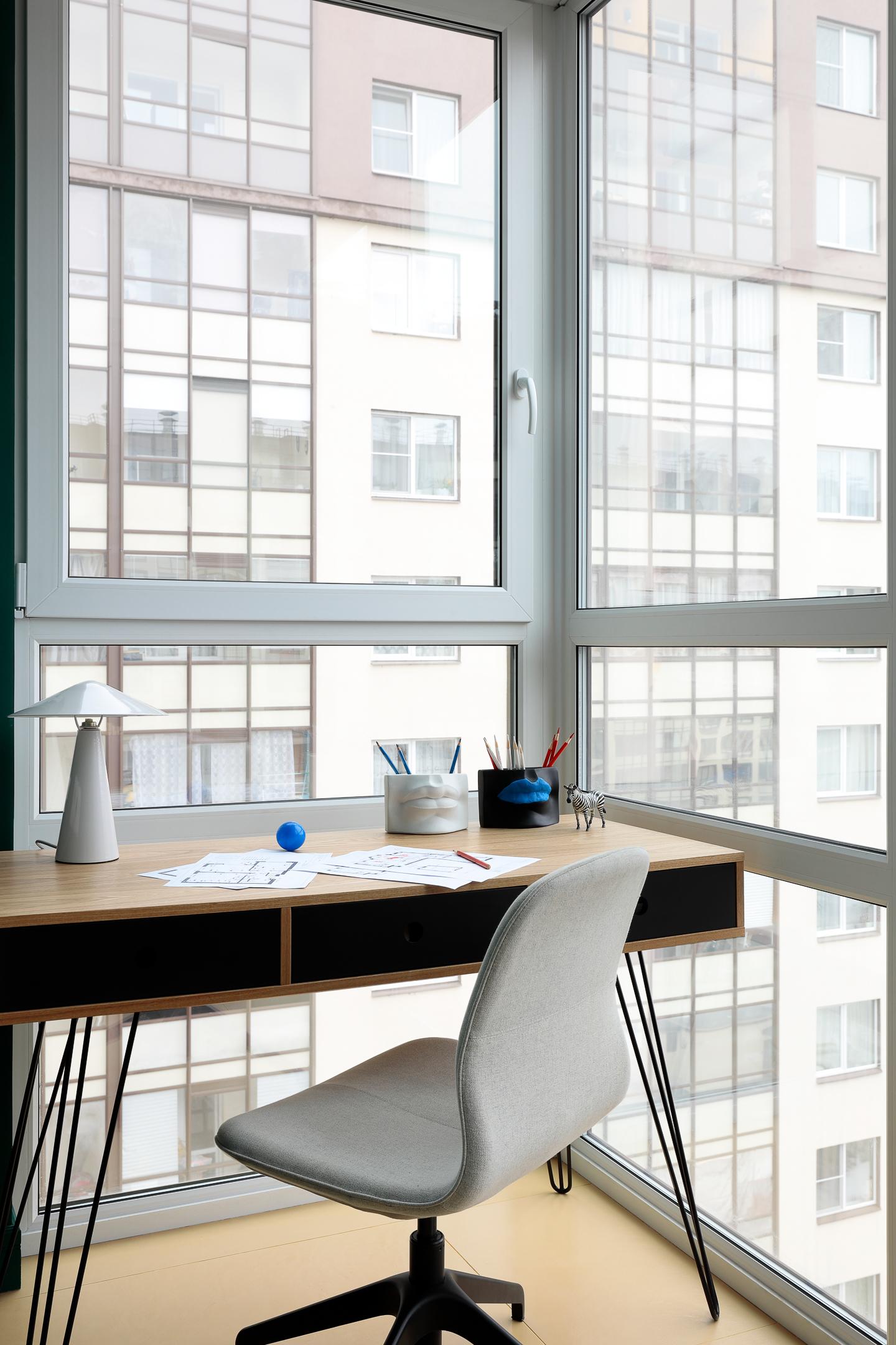 bureau sur loggia fermée
