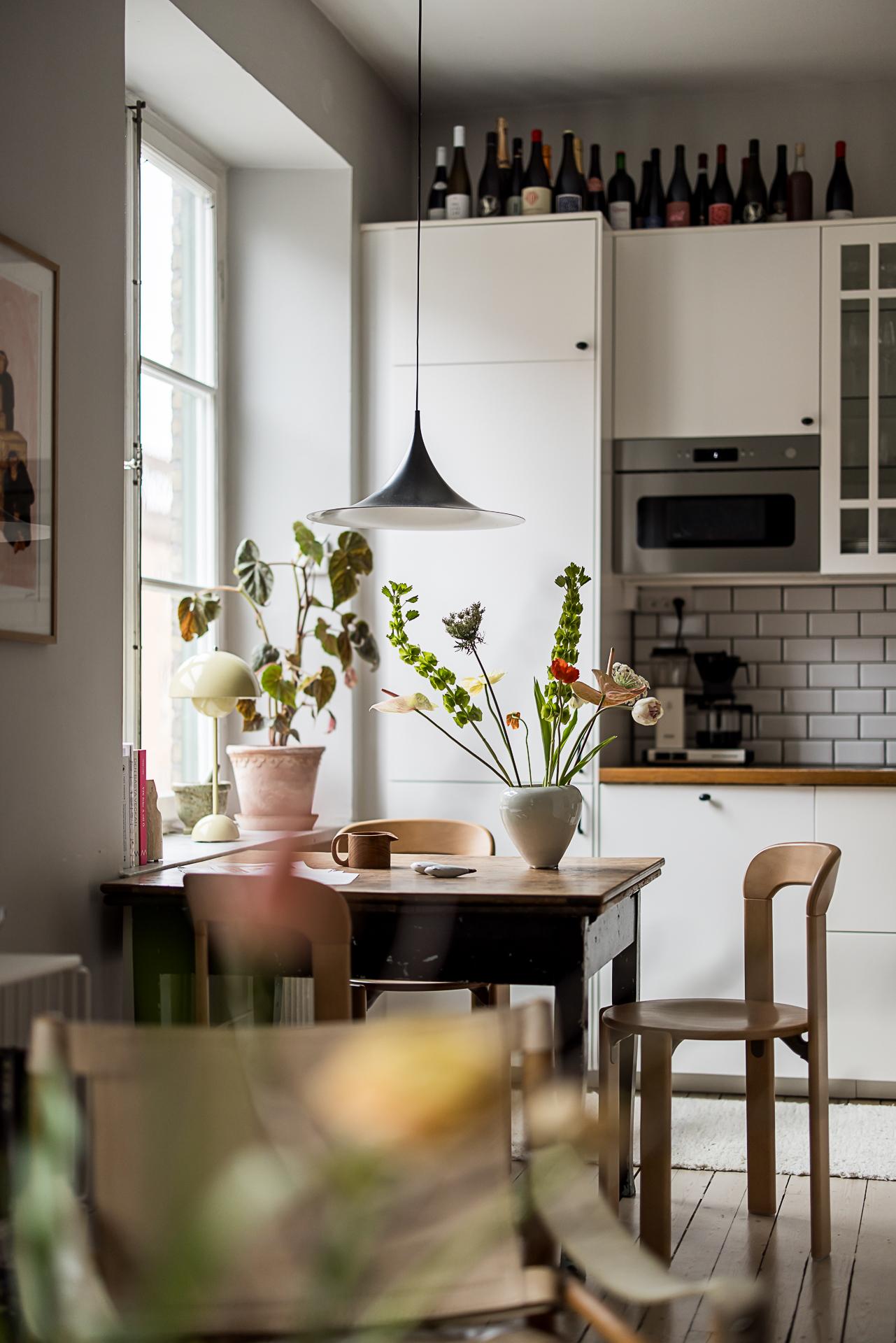 cuisine avec table et chaises décoration contemporaine scandinave studio 37m2 cuisine avec table et chaises décoration contemporaine scandinave studio 37m2