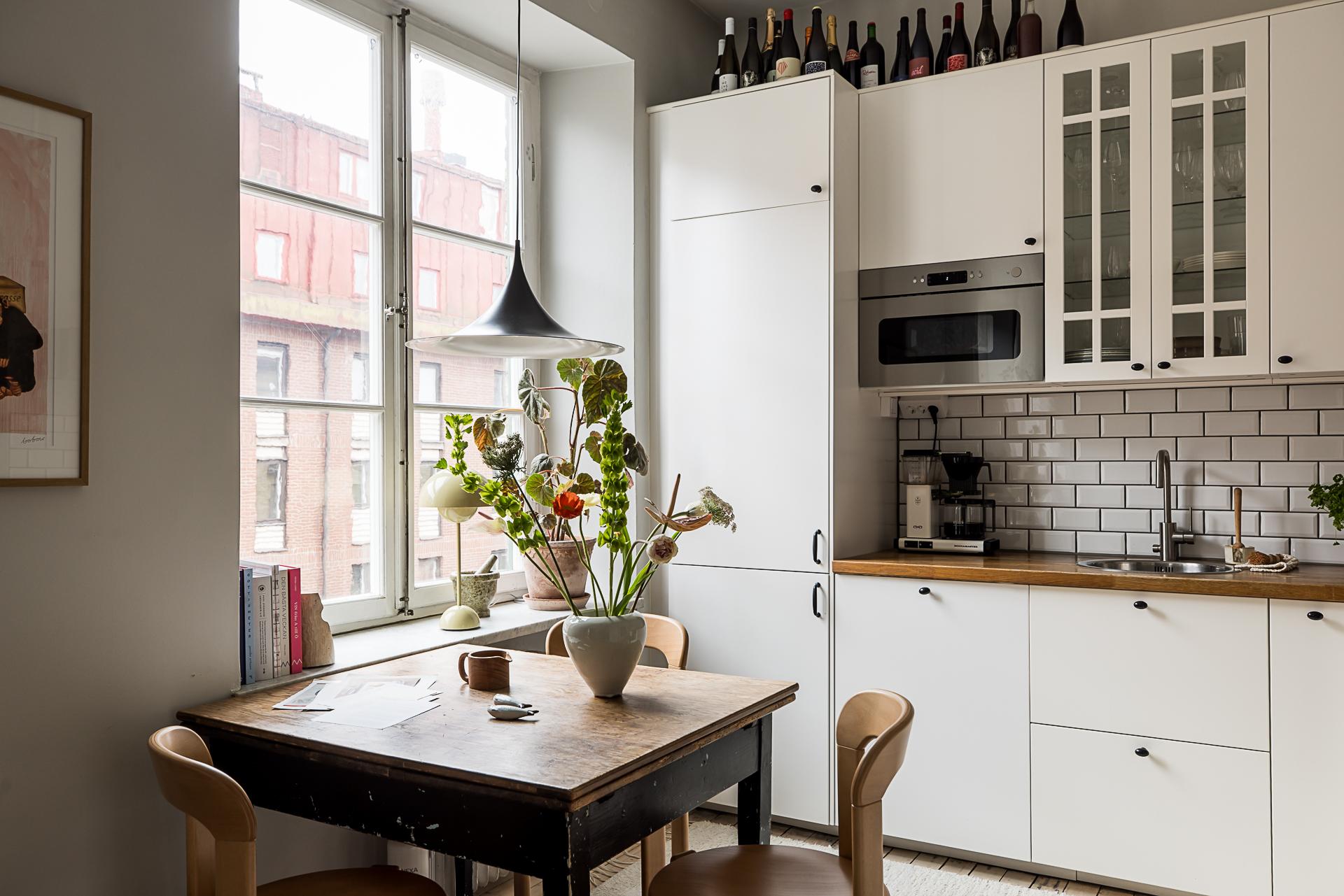 cuisine avec table et chaises décoration contemporaine scandinave studio 37m2 cuisine avec table et chaises décoration contemporaine scandinave studio 37m2