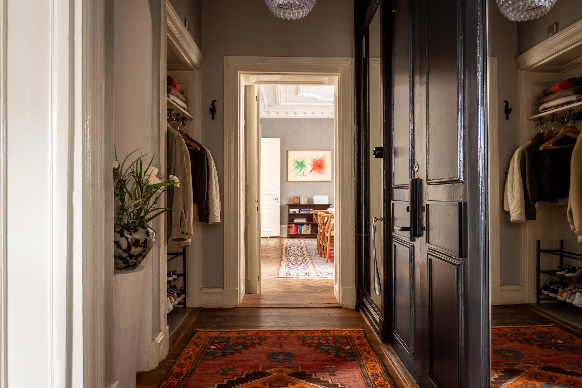 entrée appartement ancien avec parquet