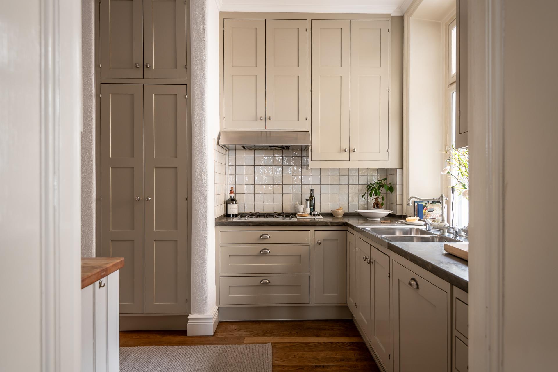 cuisine beige shaker