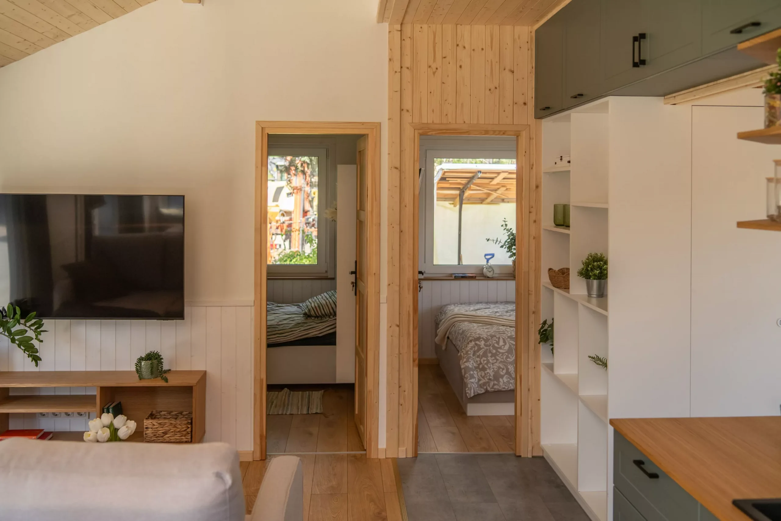 salon et chambres petite maison 41m2 livrable en Europe Evergreen par Vagabond Haven