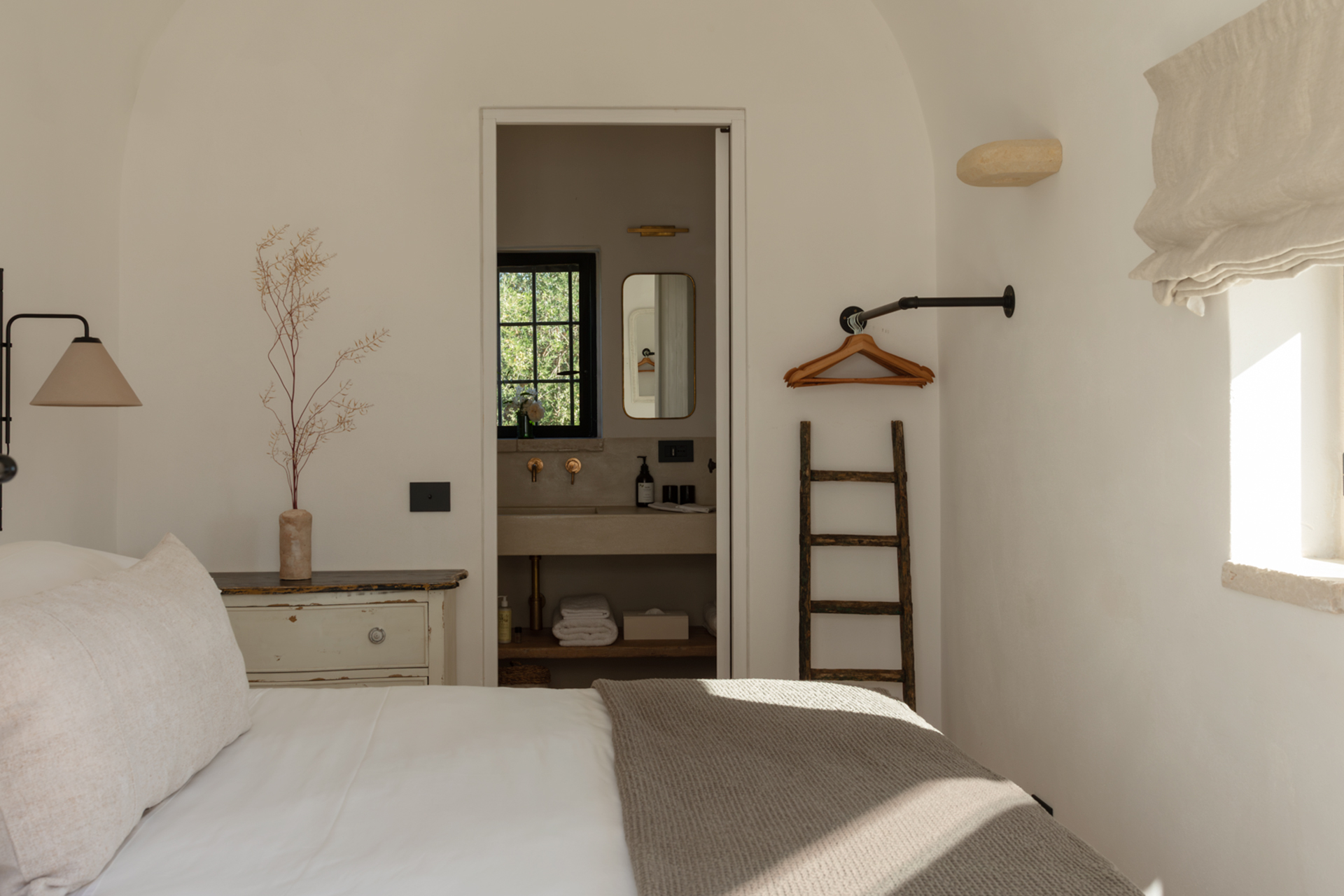 chambre maison Pouilles trulli Otto Cappelli décoration rustique chic chambre maison Pouilles trulli Otto Cappelli décoration rustique chic