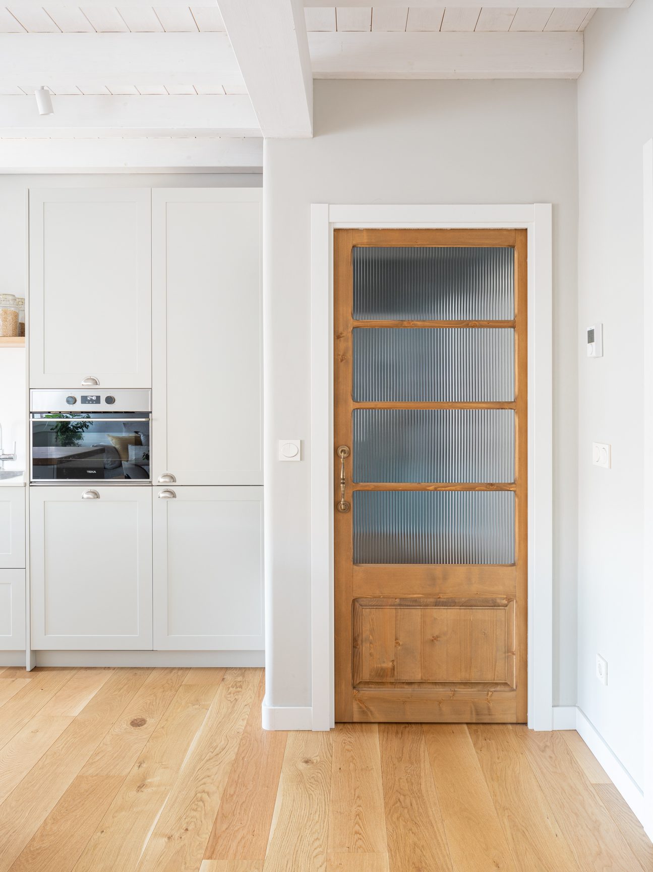 cuisine shaker dans maison décoration contemporaine