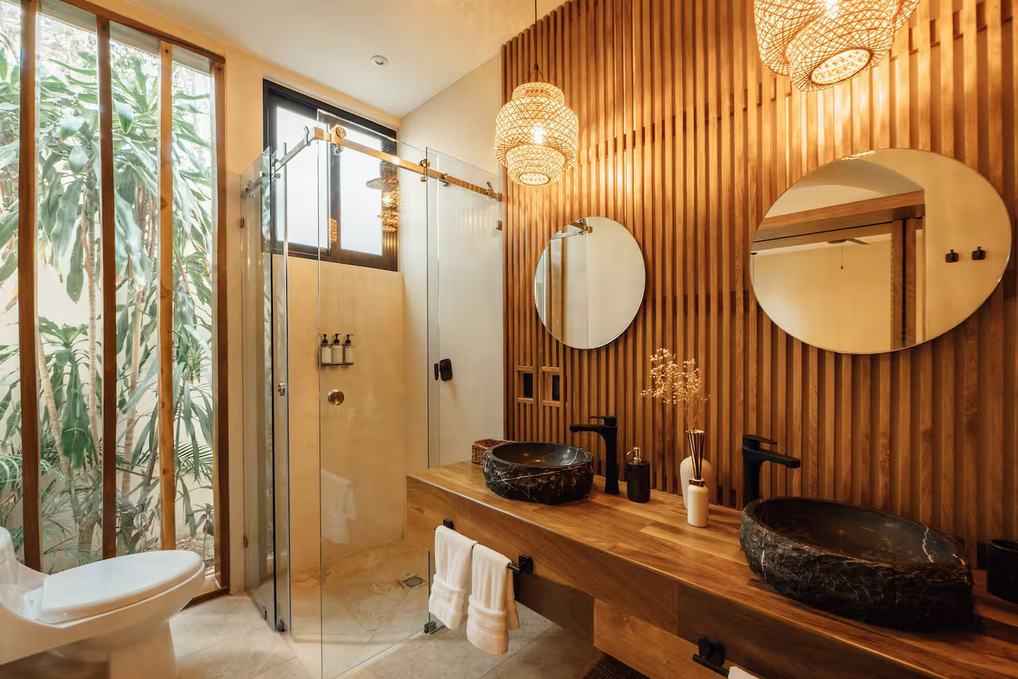 salle de bain couleurs naturelles décoration contemporaine maison avec piscine Tulum