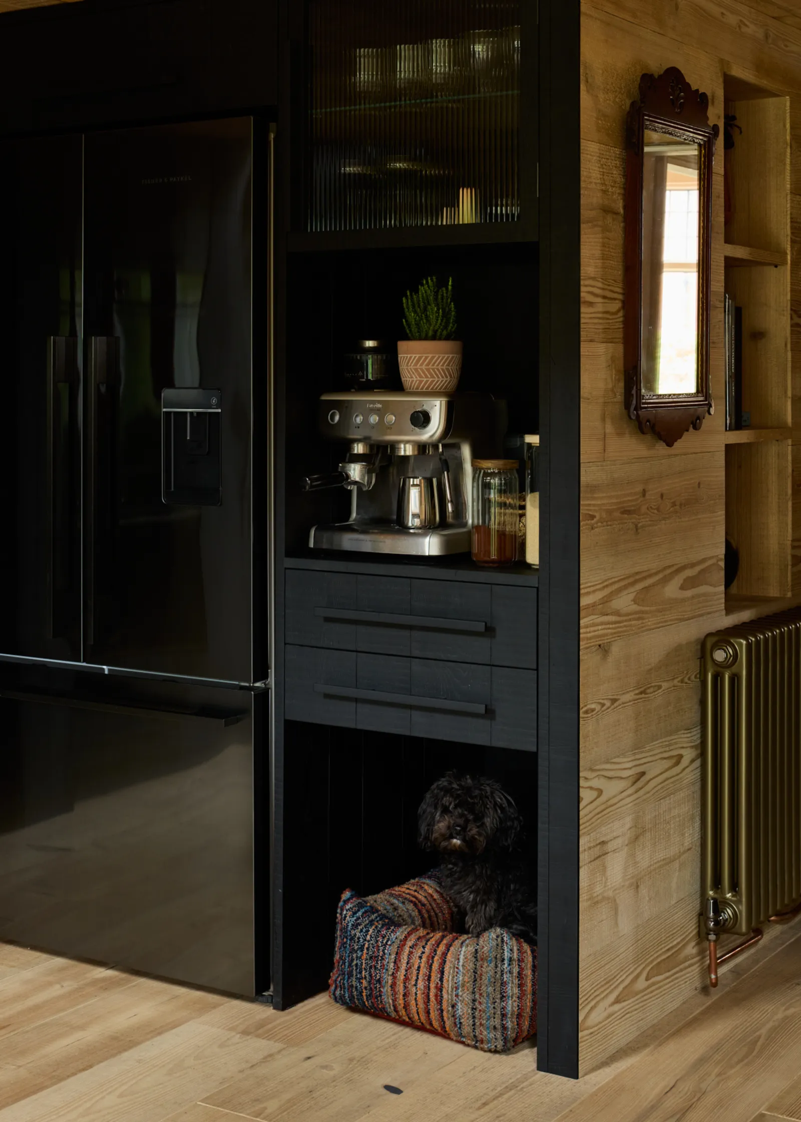 cuisine design noire dans maison rénovée cuisine design noire dans maison rénovée