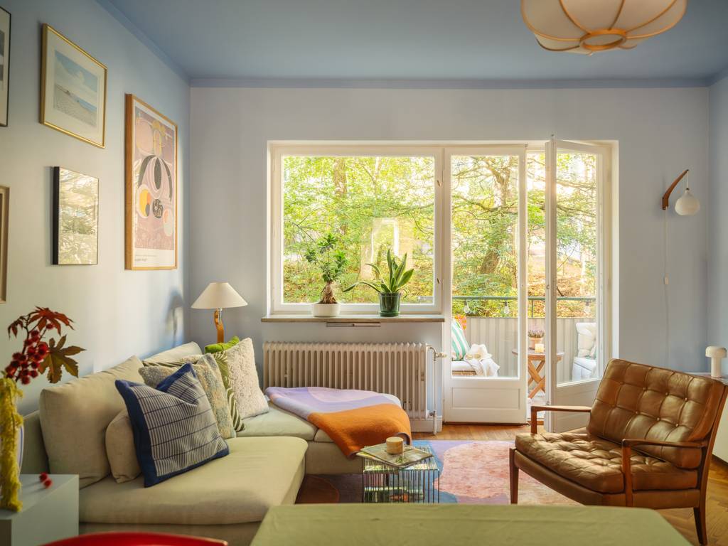 salon appartement 45m2 décoration vintage et colorée
