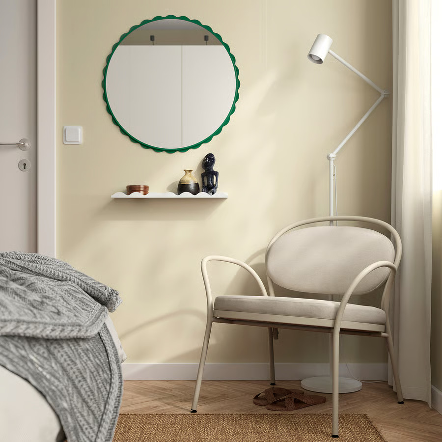 chambre mur jaune pâle