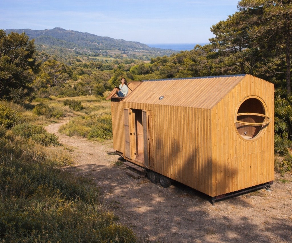 Une tiny house minimaliste en cèdre par Madeiguincho