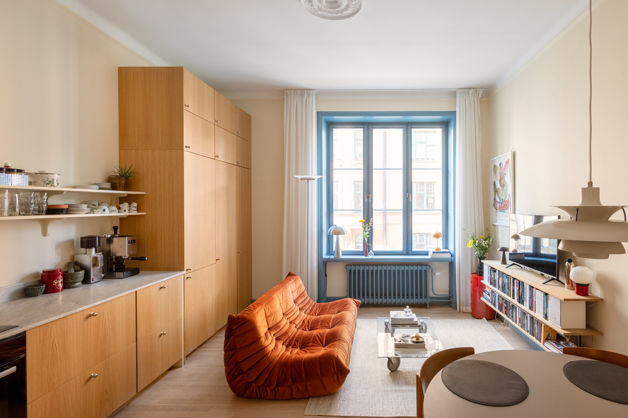 Un petit appartement contemporain de 39m2 rénové dans un immeuble ancien