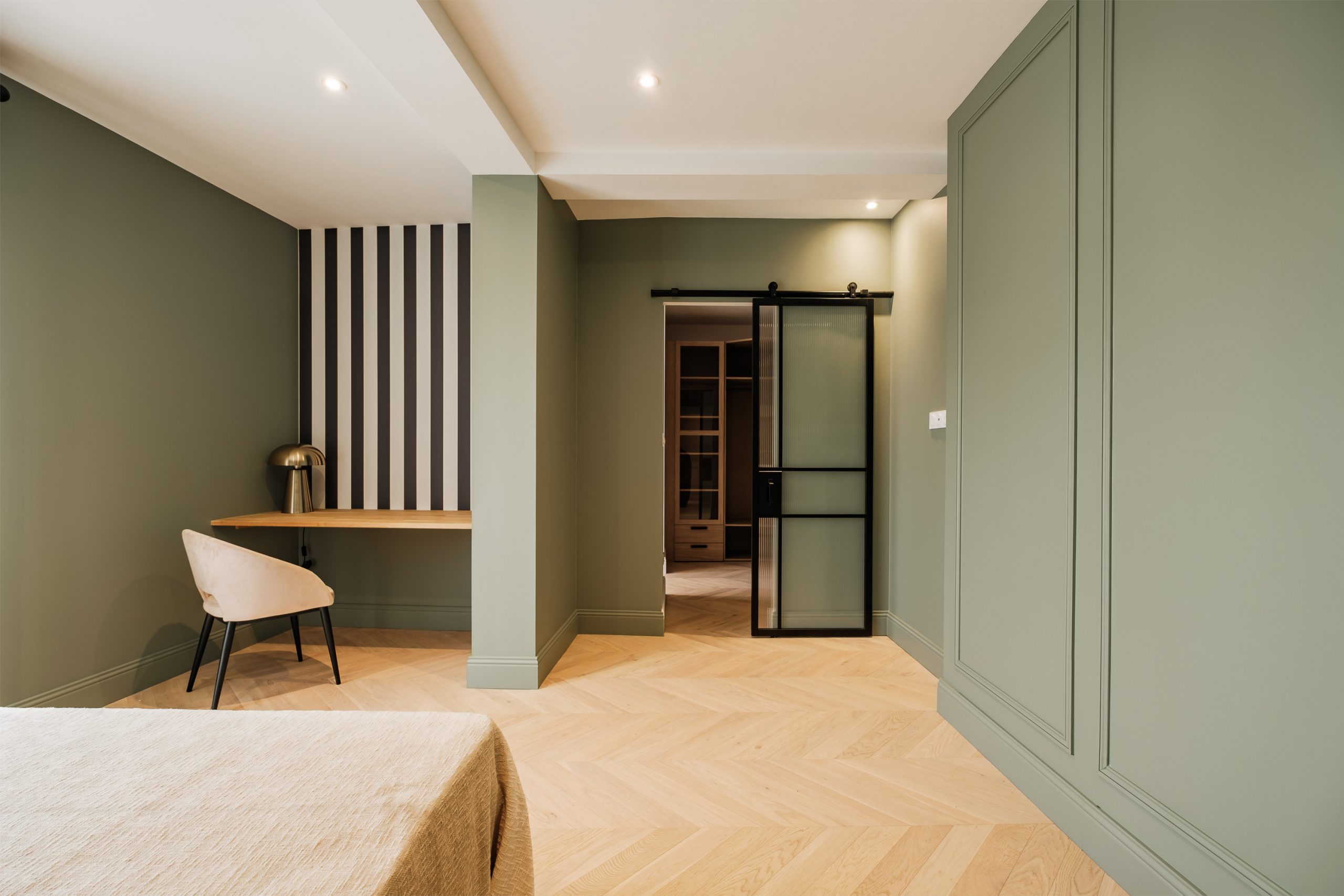 chambre avec espace bureau appartement La Rochelle avec terrasse décoration contemporaine