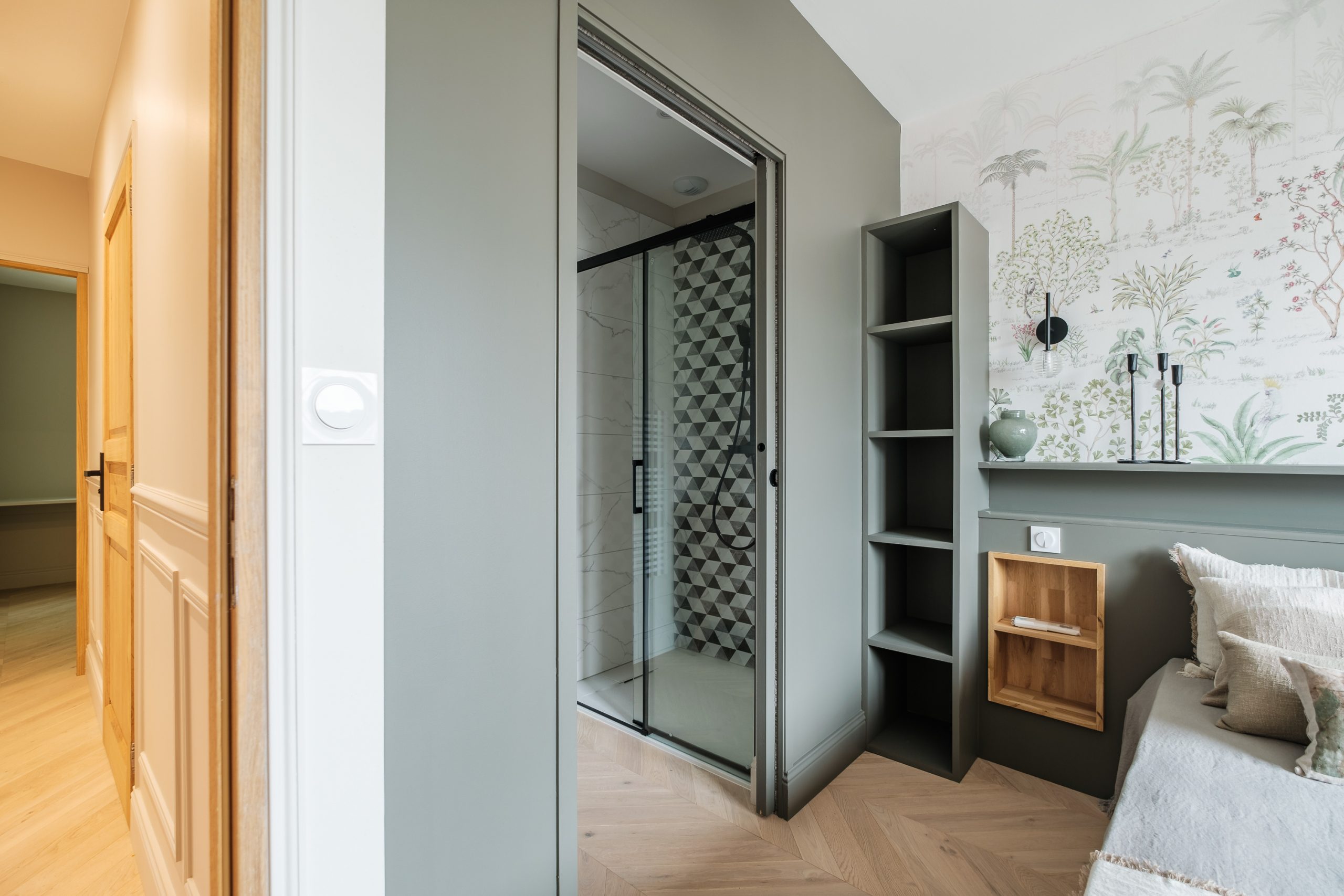 chambre papier-peint panoramique appartement La Rochelle avec terrasse décoration contemporaine