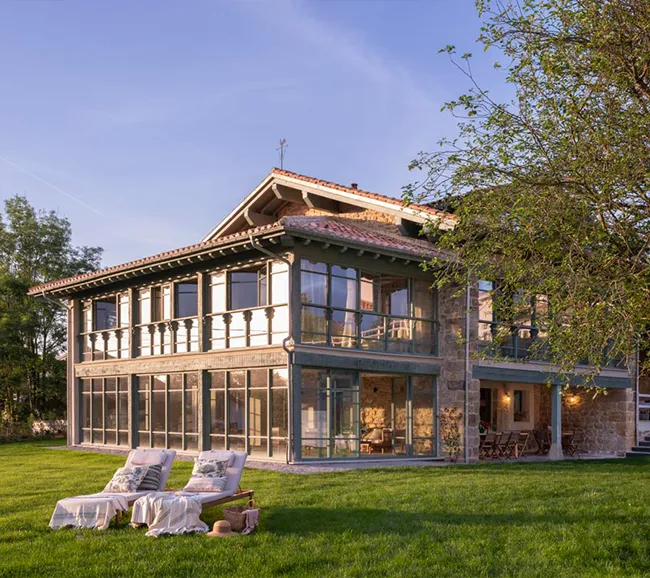 jardin maison centenaire en pierres rénovée "La Bendita" par Wishome jardin maison centenaire en pierres rénovée "La Bendita" par Wishome