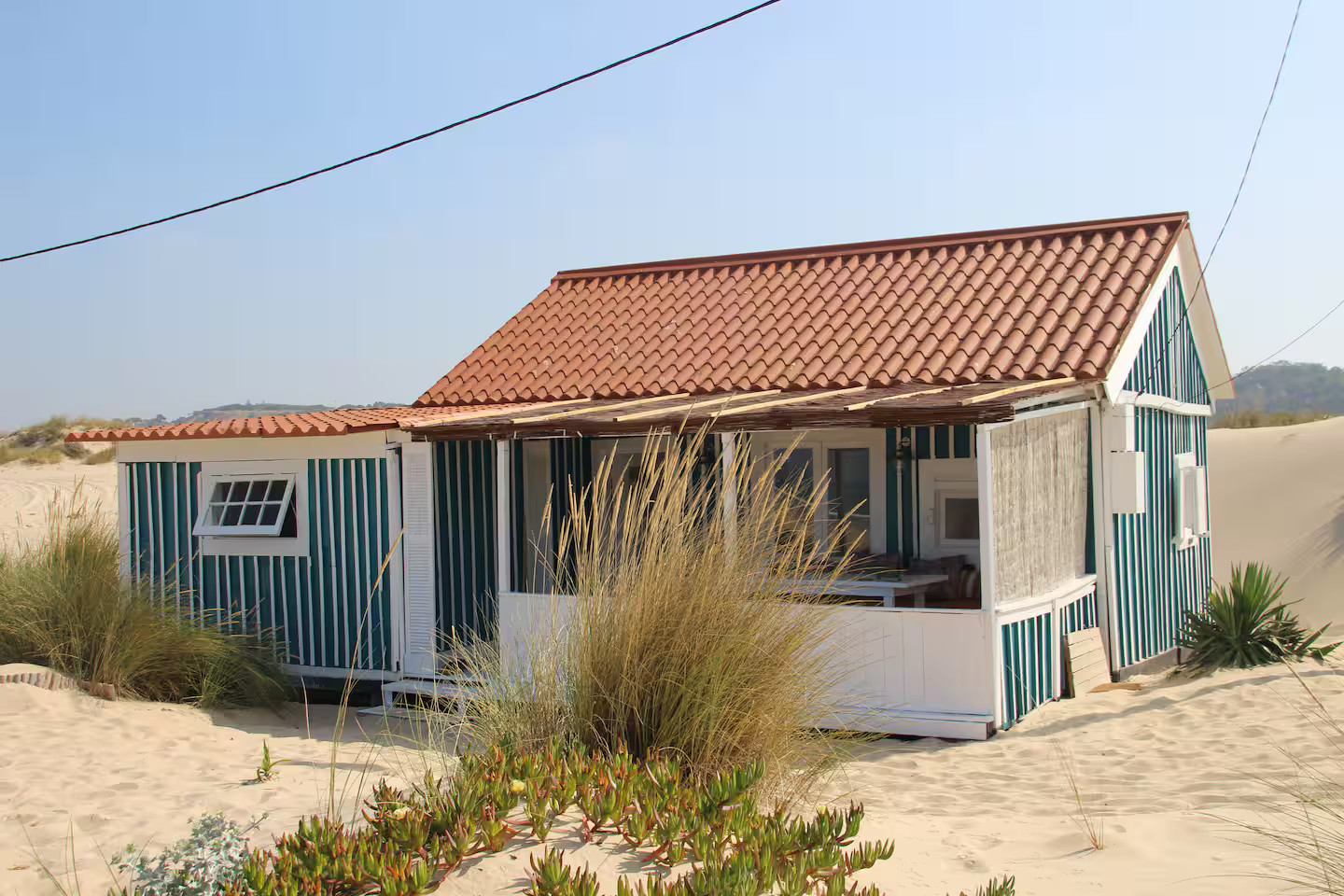 ancienne maison de pêcheur rénovée sur la plage Portugal Cabana Zojora
