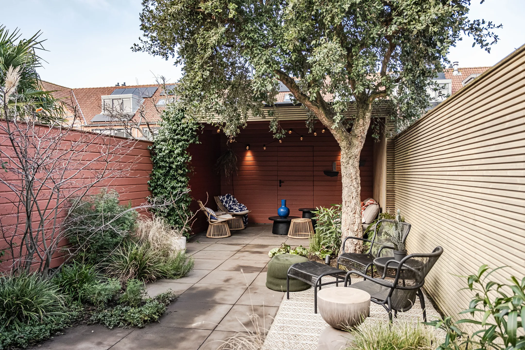 maison de ville avec jardin et terrasse couverte