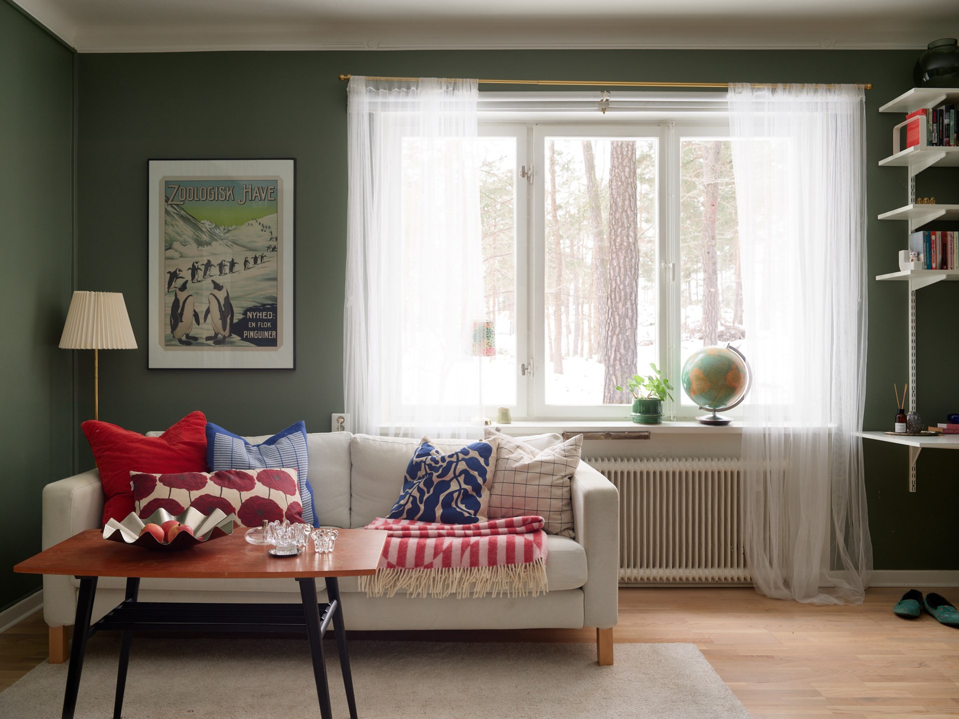 salon mur verts studio vintage 35m2 décoration scandinave salon mur verts studio vintage 35m2 décoration scandinave